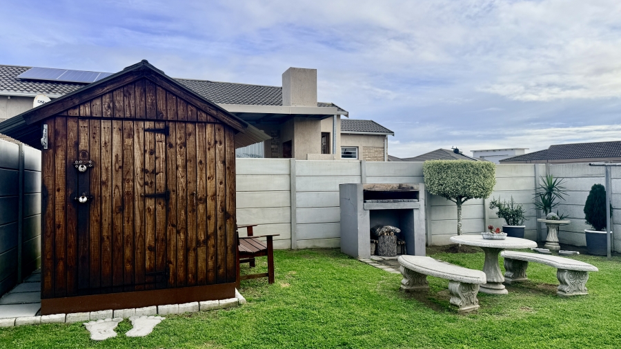 2 Bedroom Property for Sale in Parsonsvlei Eastern Cape